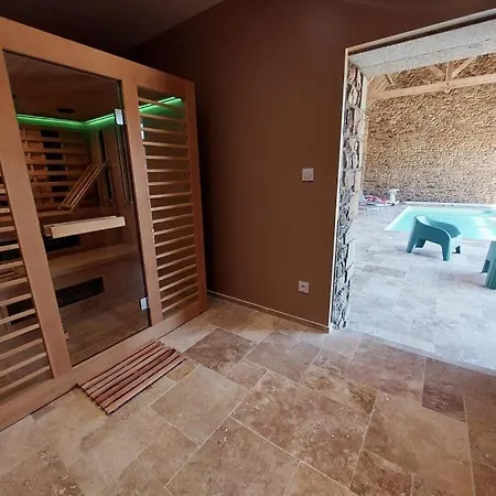 Le Logis Des Vallees, 6/7 Pers Avec Piscine Et Sauna Ambrieres Les Vallees