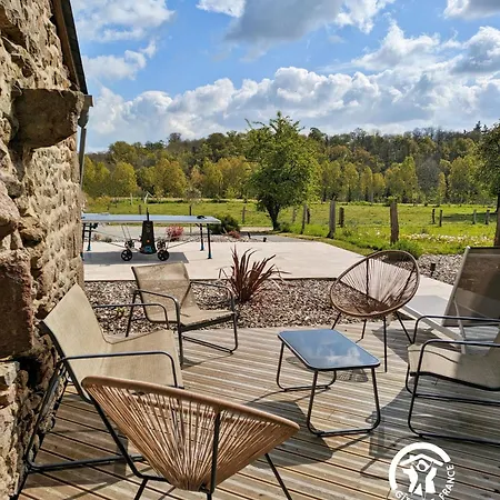 Le Logis Des Vallees, 6/7 Pers Avec Piscine Et Sauna Holiday home Ambrieres Les Vallees