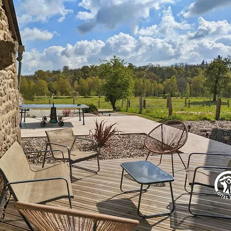 Holiday home Le Logis Des Vallees, 6/7 Pers Avec Piscine Et Sauna Ambrieres Les Vallees