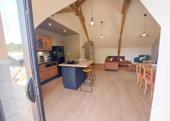 Le Logis Des Vallees, 6/7 Pers Avec Piscine Et Sauna Ambrieres Les Vallees