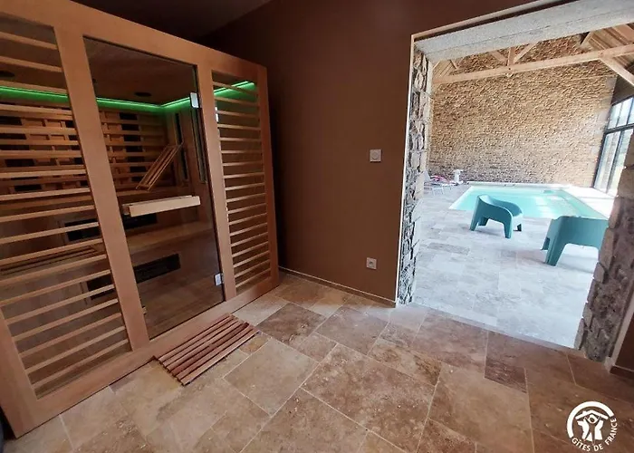 Le Logis Des Vallees, 6/7 Pers Avec Piscine Et Sauna Ambrieres Les Vallees