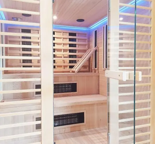 Prázdninový dům Le Logis Des Vallees, 6/7 Pers Avec Piscine Et Sauna
